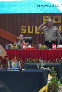 Jamin Transparansi, Kapolda Sulbar Resmi Tutup Taklimat Akhir Audit Kinerja Tahap II Itwasum Polri