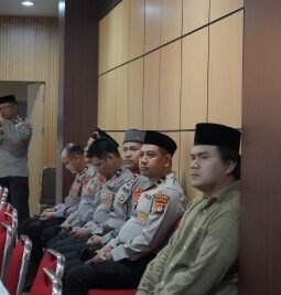 Polda Sulbar Ikuti Kajian Daring Bersama Gus Baha, Jaga Sholat dan Perbaiki Akhlak untuk Tingkatkan Pelayanan Masyarakat