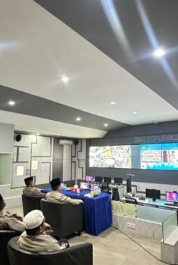 Kapolres dan Seluruh Personel Polres Mamuju Tengah Mengikuti Ngaji Kebangsaan untuk Memperkuat Semangat Pengabdian
