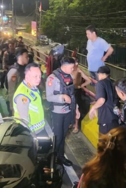 Cegah Tawuran, Patroli Tim Jaguar Depok Bubarkan Kelompok Remaja Hendak Tawuran 5 Orang Diamankan Termasuk Barang Bukti Dua Celurit