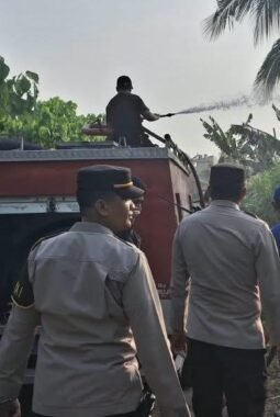 Satreskrim Polresta Mamuju Selidiki Kebakaran Kapal Dinas Perikanan Sulbar di Jalan Tuna