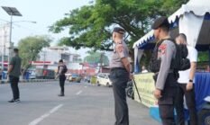 Kapolda Sulbar Turun ke Jalan, Atur Lalu Lintas dan Sapa Warga Mamuju