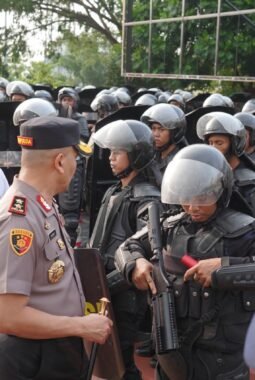 Siap Mengawal Aspirasi dan Tangani Karhutla, Kapolda Sulbar Cek Langsung Kesiapan Personel dan Sarpras