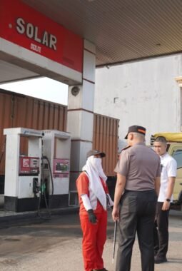 Kapolda Sulbar Sidak SPBU Mamuju, Penyalahgunaan BBM Subsidi Disikat, Polisi Terlibat Pun Ditindak!