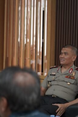 Kunjungan ke Kantor DPRD, Kapolda Sulbar Tegaskan Komitmen Kawal Aspirasi Sebagai Sarana Penyampaian Pendapat