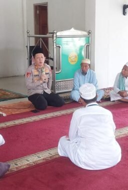 Jumat Keliling di Babana, Kapolres Mateng AKBP Ari Prayitno Ingatkan Bahaya Narkoba hingga Mafia Lahan di Babana