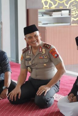 Polisi Bersama Masyarakat, Kapolda Sulbar Turun ke Masjid, Serap Aspirasi Warga Lewat Jumling