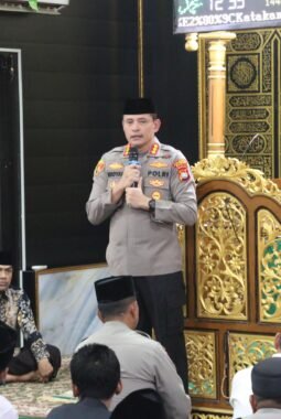 Salat Jumat Berjamaah di Masjid Nurul Iman, Kapolresta : Perkuat Ukhuwah Islamiah dan Jaga Toleransi Beragama