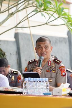 Merawat Toleransi di Tanah Malaqbi, Kapolda Sulbar Gelar Minggu Kasih di Pura Agung Sthana Dewata