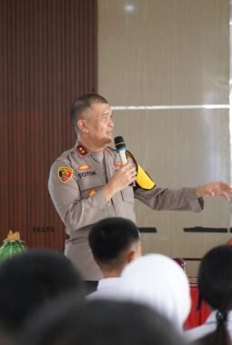 Kapolda Sulbar Dorong SMAN 1 Mamuju Bebas Bullying, Siswa Diajak Jadi Generasi Produktif