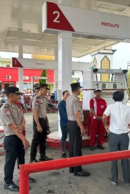 Ditbinmas Polda Sulbar Sambangi SPBU, Awasi Antrean dan Distribusi BBM Bersubsidi