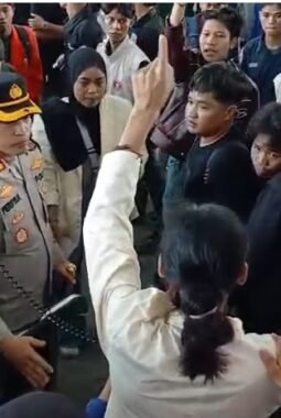 Kabid Humas Polda Sulbar: Polri Kawal Penyampaian Aspirasi di DPRD Provinsi, Kedepankan Pendekatan Humanis dan Dialog