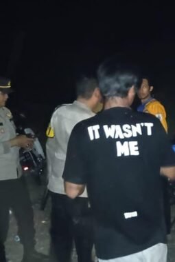 Gabungan Polresta Mamuju Bersama Brimob dan Warga Berhasil Padamkan Karhutla di Bukit Tambayako